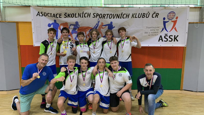 Krajské finále ve volejbale ovládli žáci ze ZŠ Šenov